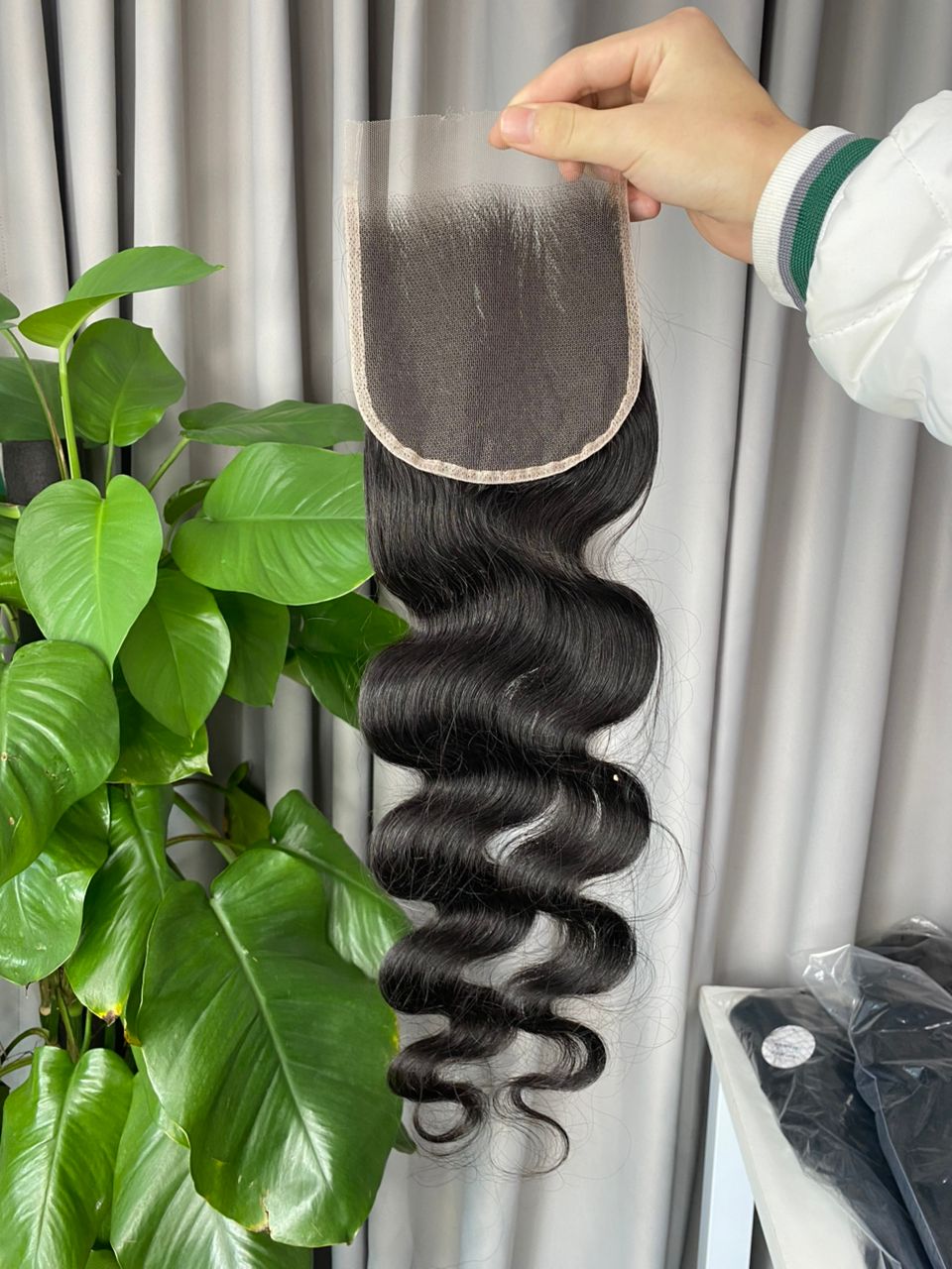 Body Wave Closure